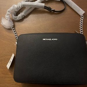 Jet Set Large Saffiano Leather Crossbody Bag
Style #35F8STTC9L